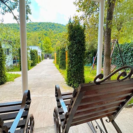 Green Garden B&B Dilijan Exteriör bild