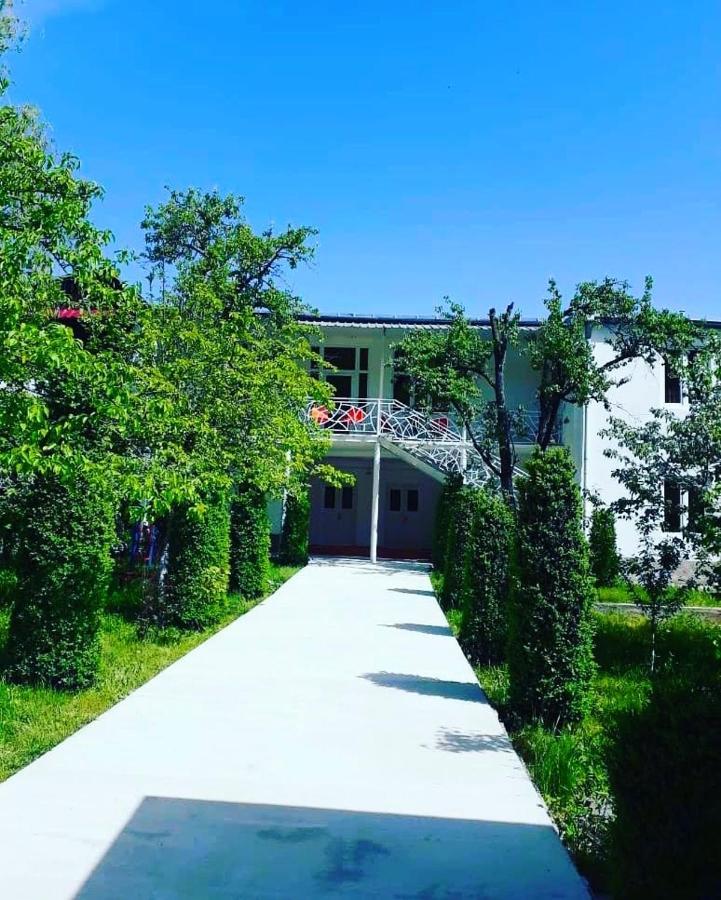 Green Garden B&B Dilijan Exteriör bild