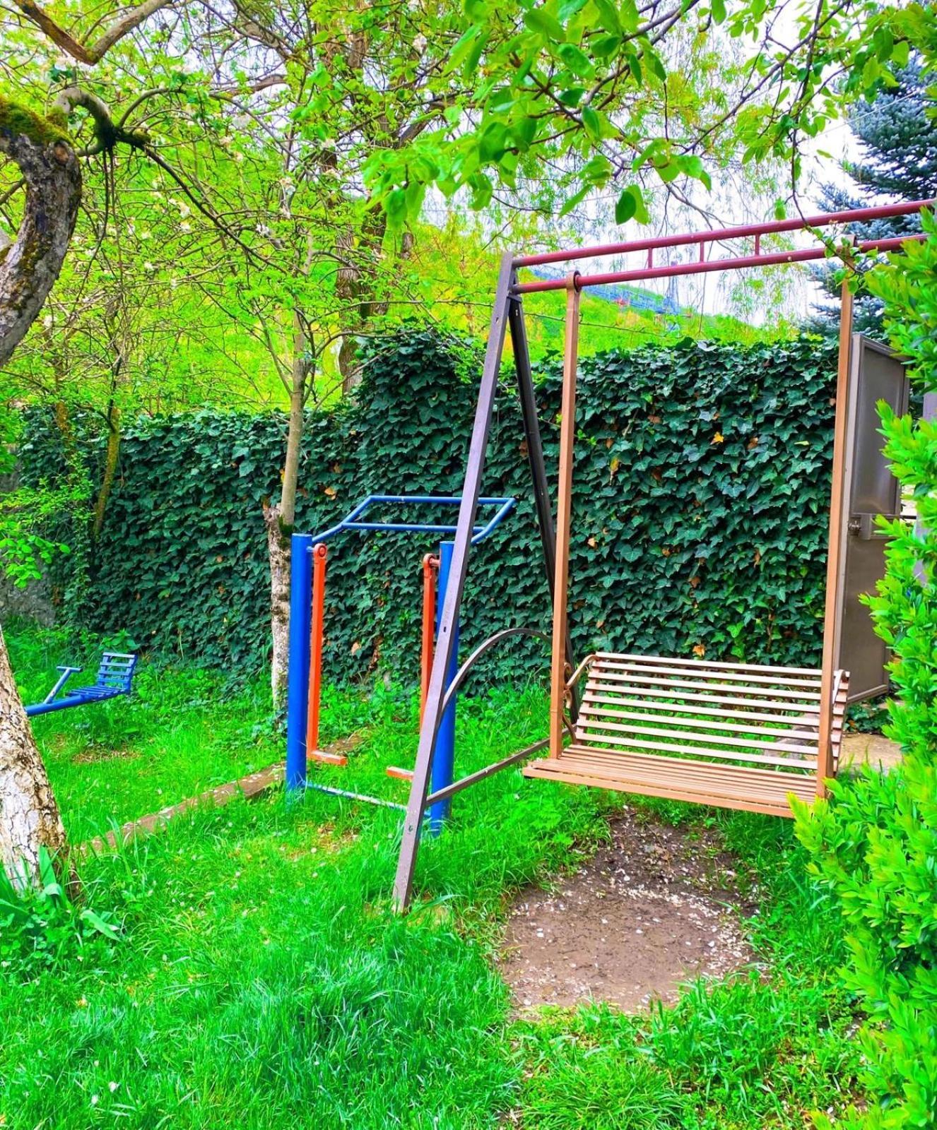Green Garden B&B Dilijan Exteriör bild